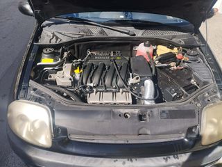 Renault Clio 2001-thumb-3