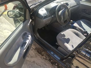 Renault Clio 2001-thumb-1