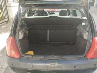 Renault Clio 2001-thumb-8