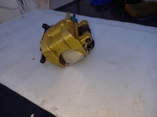 cb1300 rear brake caliper-thumb-2