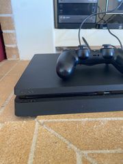 PS4 SLIM ΜΕ ΕΝΑ ΧΕΙΡΙΣΤΗΡΙΟ ΚΑΙ 3 ΠΑΙΧΝΙΔΙΑ