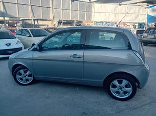 Lancia Ypsilon 2009-thumb-2
