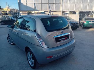 Lancia Ypsilon 2009-thumb-6