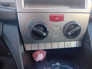 Lancia Ypsilon 2009-thumb-11