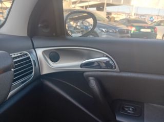 Lancia Ypsilon 2009-thumb-18
