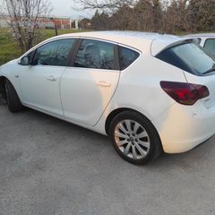 Opel Astra 2011 ASTRA J