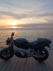 Suzuki GSX-R 750 2000 SRAD 750-thumb-3