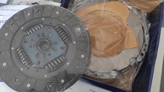 σετ συμπλεκτη για Ford Transit 2000 κυβικα , Diesel , 2001 εως 2006 , με κωδικο : 625301109 , 250mm , 23 δοντια . Συμπλέκτης με αυτορρυθμιζόμενη πλάκα πίεσης .