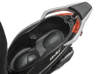 Piaggio Medley 200 2026 E5+-thumb-2