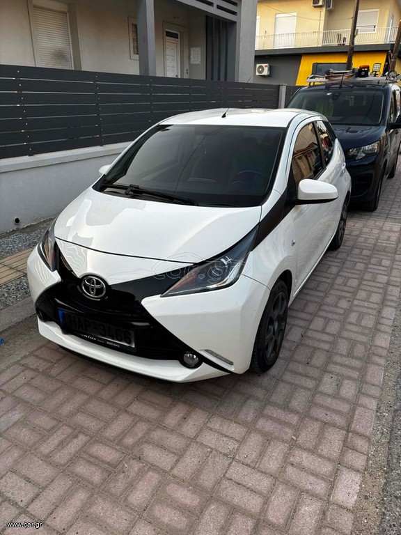 Toyota Aygo 2015 X-play