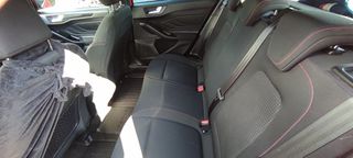 Ford Focus 2018 St line-thumb-16