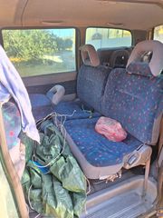 Nissan Serena 2002-thumb-4