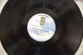 TOM WAITS - HEARTATTACK AND VINE-thumb-5