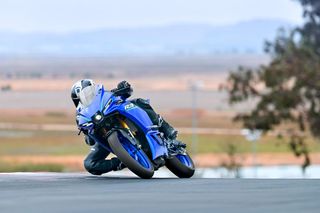 Yamaha YZF-R3 2026 ΕΤΟΙΜΟΠΑΡΑΔΟΤΗ! ΜΕ 10% ΕΩΣ 84 ΜΗΝΕΣ ΕΞΟΦΛΗΣΗ ΔΩΡΕΑΝ 3ος ΧΡΟΝ-thumb-4