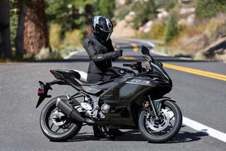 Yamaha YZF-R3 2026 ΕΤΟΙΜΟΠΑΡΑΔΟΤΗ! ΜΕ 10% ΕΩΣ 84 ΜΗΝΕΣ ΕΞΟΦΛΗΣΗ ΔΩΡΕΑΝ 3ος ΧΡΟΝ-thumb-16