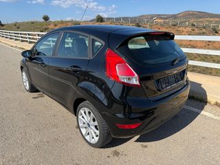 Ford Fiesta 2016-thumb-6