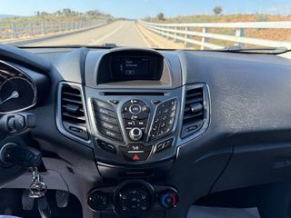 Ford Fiesta 2016-thumb-15