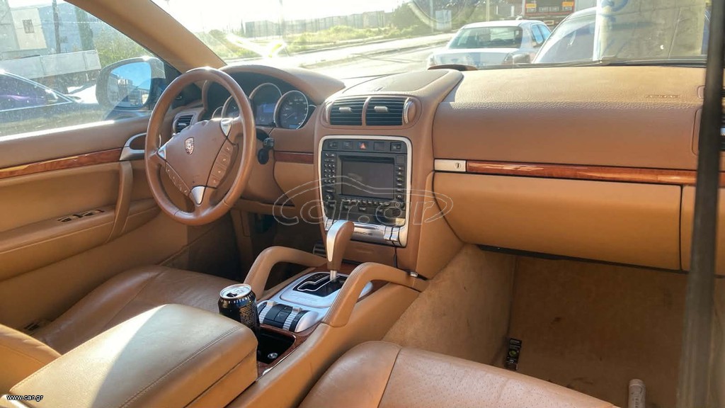 Ντουλαπάκι porsche cayenne