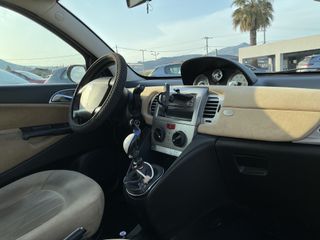 Lancia Ypsilon 2008-thumb-19