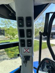 Τρακτέρ New Holland 2017 T7225 AUTO COMMAND-thumb-24