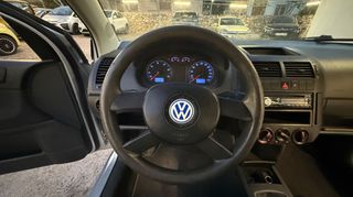 Volkswagen Polo 2002-thumb-8