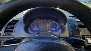 Volkswagen Polo 2002-thumb-9