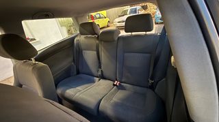 Volkswagen Polo 2002-thumb-13
