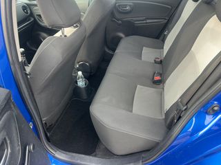Toyota Yaris 2018-thumb-11