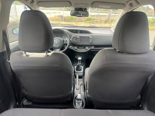 Toyota Yaris 2018-thumb-12