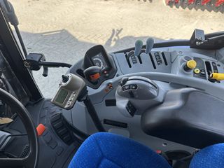 Τρακτέρ New Holland 2011 T6020-thumb-19