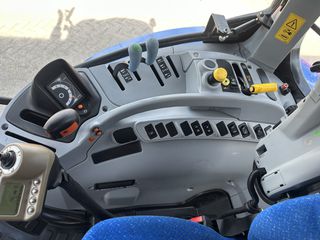 Τρακτέρ New Holland 2011 T6020-thumb-20
