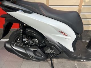 Honda SH 150i 2025 SPORT TOP BOX *ΠΡΟΣΦΟΡΑ 2025*-thumb-16