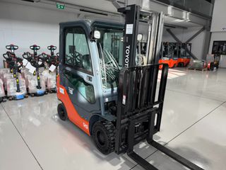 Toyota 2014 02-8FDF15-thumb-1