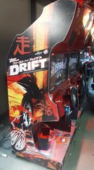 Drift twin arcade driving raw thrills