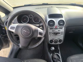 Opel Corsa 2011-thumb-8
