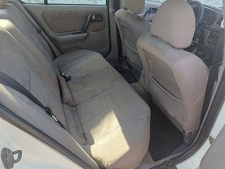 Nissan Primera 1999-thumb-6