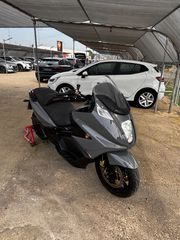 Gilera GP 800 2010 GP800-thumb-1