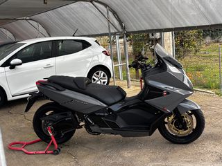 Gilera GP 800 2010 GP800-thumb-4