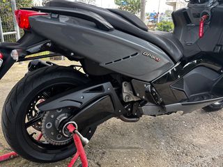Gilera GP 800 2010 GP800-thumb-5