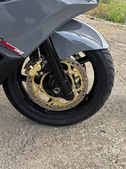 Gilera GP 800 2010 GP800-thumb-7