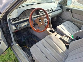 Mercedes Benz E300 CE Coupe-thumb-3