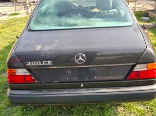 Mercedes Benz E300 CE Coupe-thumb-4