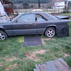 Mercedes Benz E300 CE Coupe-thumb-9