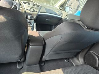 Honda Civic 2015-thumb-10