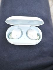Galaxy buds-thumb-1