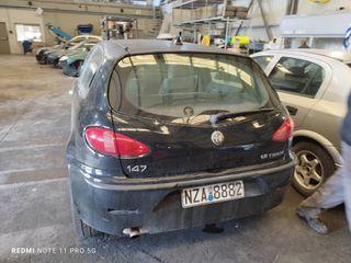 ALFA ROMEO 147  2001-thumb-1