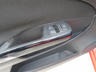 Opel Corsa 2010 1.4 16V ECOTEC-thumb-10