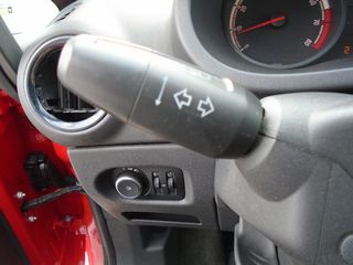 Opel Corsa 2010 1.4 16V ECOTEC-thumb-13