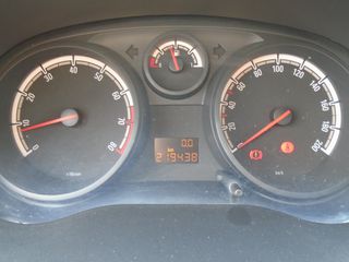 Opel Corsa 2010 1.4 16V ECOTEC-thumb-17