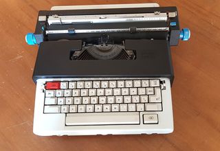Vintage γραφομηχανή Olivetti Lettera 36C με βαλίτσα – Ιταλική – συλλεκτική